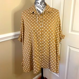 Easel, Tan and white polka dot oversize top, size Lg.